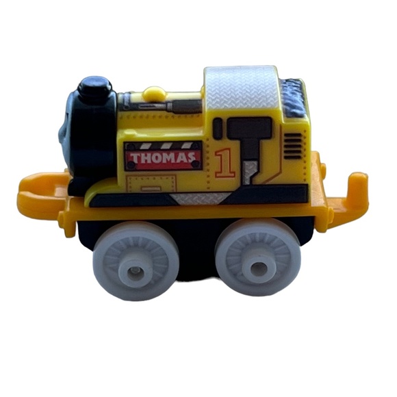 Mattel Thomas & Friends Minis Construction Thomas 2" Figure Loose 2014 - Picture 3 of 6